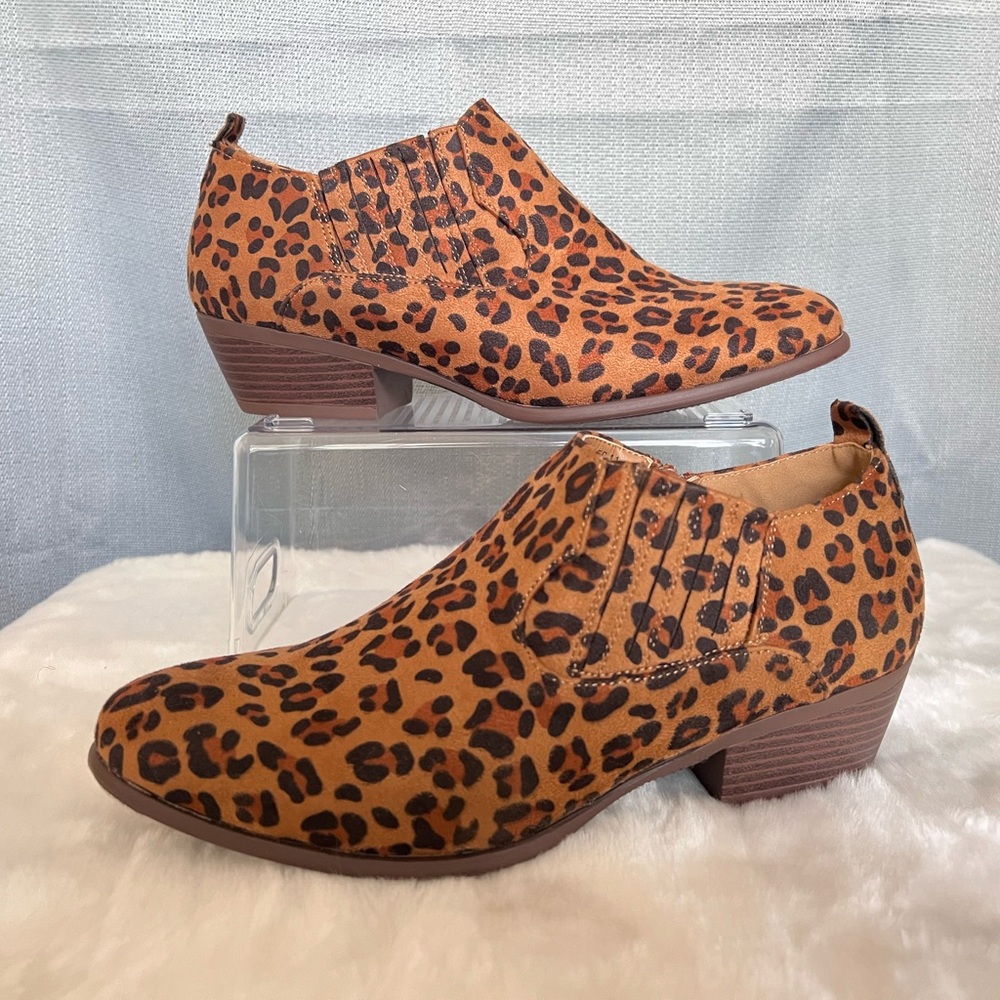 Refresh Ladies Rider Cheetah Print Size 10 Ankle Bootie